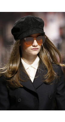 Details Christian Dior , Details Dior Fall 2018 Ready-to-Wear , Детали показа Кристиан Диор , Детали показа Диор осень зима 2018 , Fashion show , неделя моды в Париже , PFW , Мария Грация Кьюри , Mainstyles